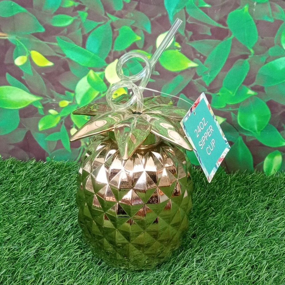 ⛱️ Metallic Pineapple Sipper Cup